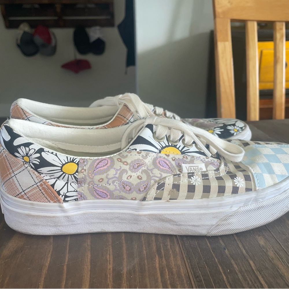Floral vans - Picture 2 of 5